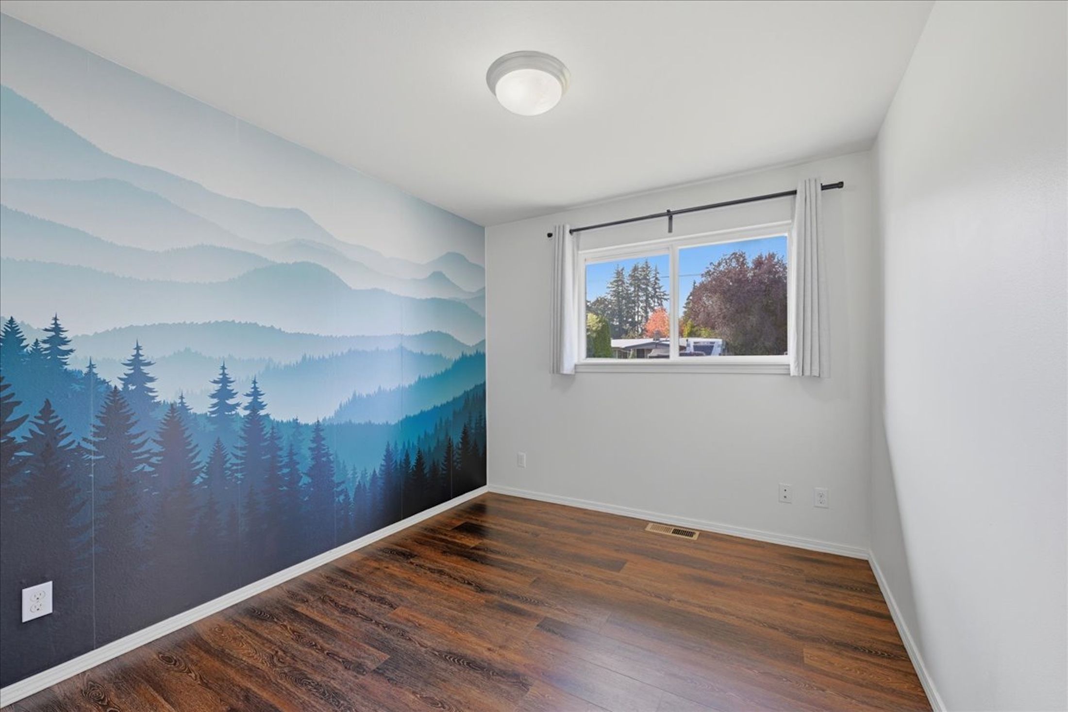  20807 3rd Avenue West, Lynnwood, WA 98036 - 物件實景