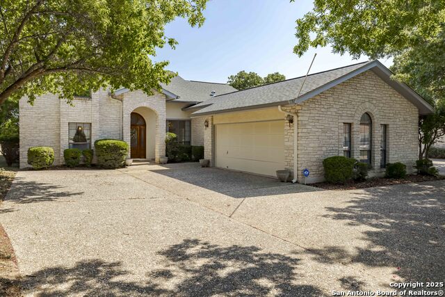 Kerrville, Texas, 78028, United States, 3 Bedrooms Bedrooms, ,4 BathroomsBathrooms,Residential,For Sale,1910535