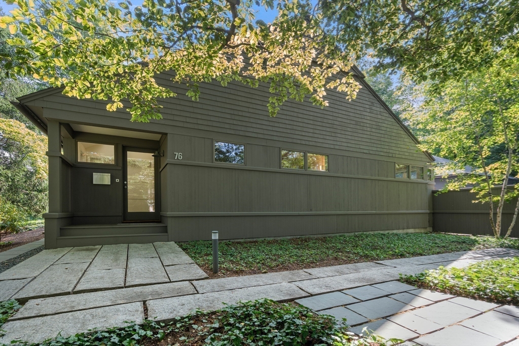 Brookline, Massachusetts, 02467, United States, 3 Bedrooms Bedrooms, ,3 BathroomsBathrooms,Residential,For Sale,1941652