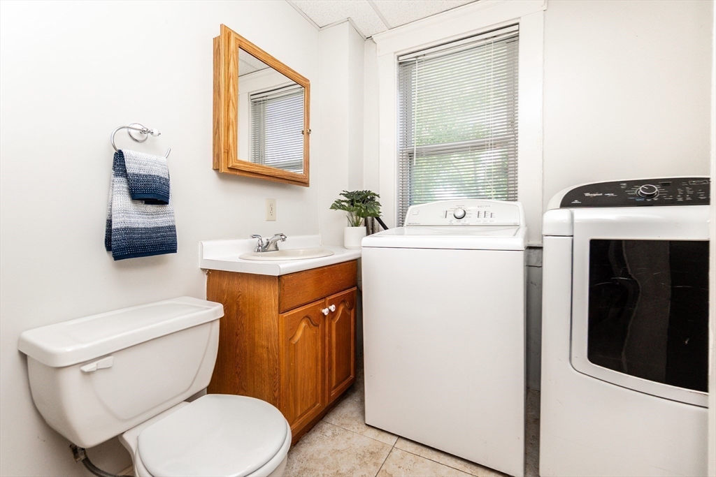 Lawrence, Massachusetts, 01841, United States, 6 Bedrooms Bedrooms, ,3 BathroomsBathrooms,Residential,For Sale,2048880