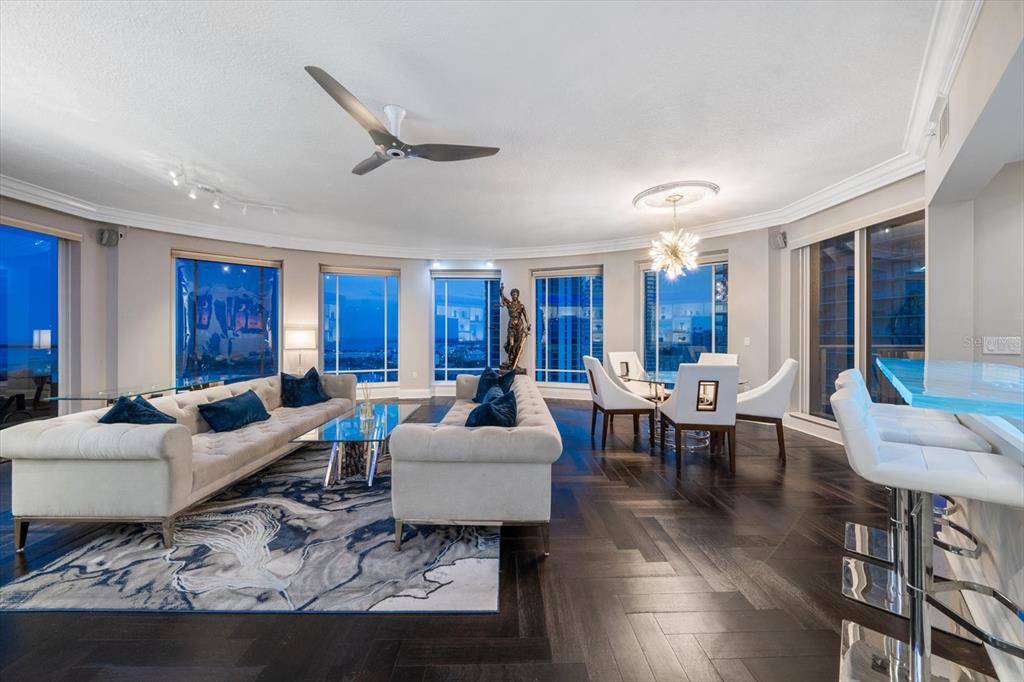 100 Beach Drive NE Unit 1900, St Petersburg, Florida, 33701, United States, 4 Bedrooms Bedrooms, ,6 BathroomsBathrooms,Residential,For Sale,100 Beach Drive NE Unit 1900,1618672