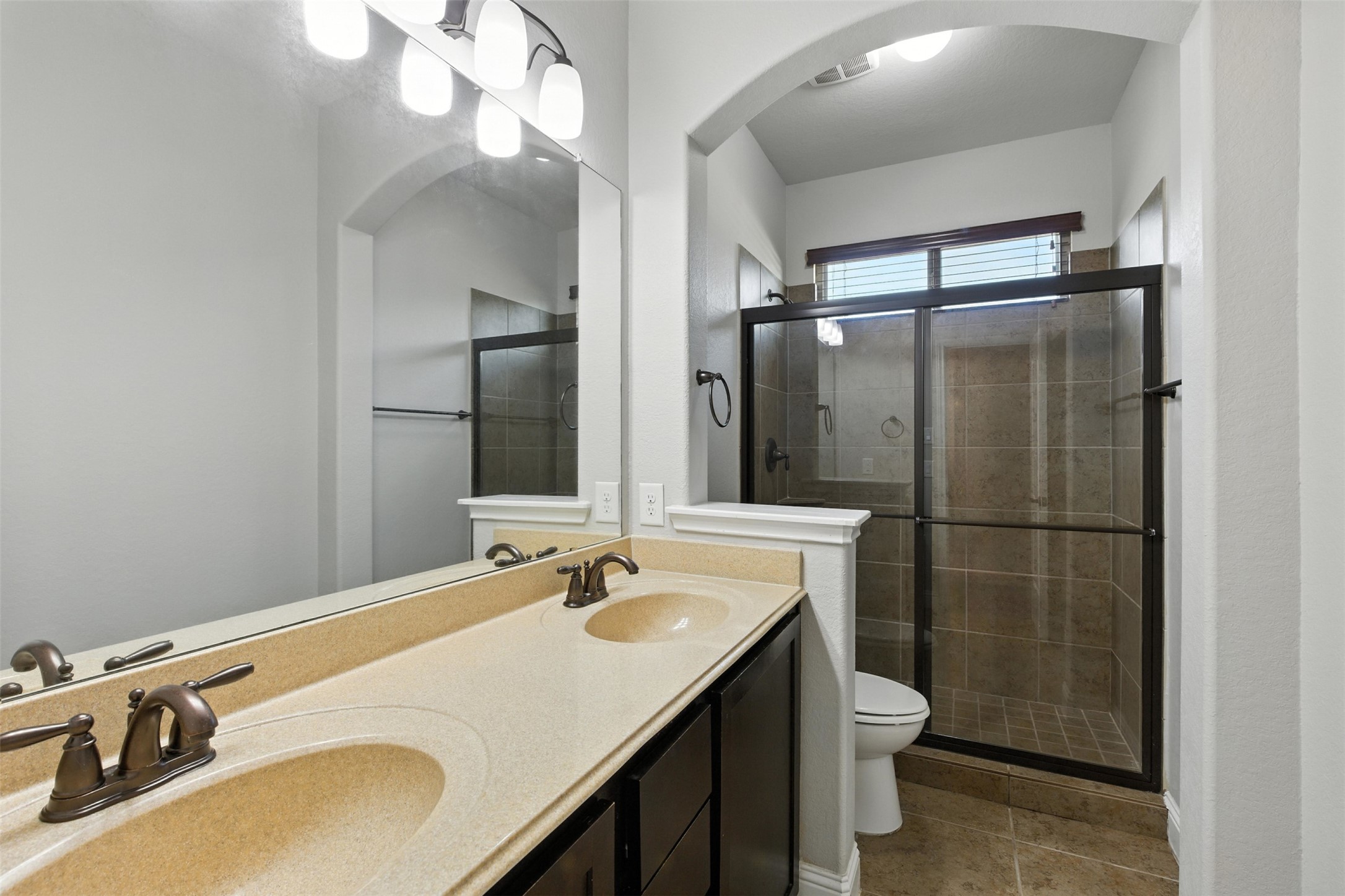 Kingwood, Texas, 77365, United States, 4 Bedrooms Bedrooms, ,5 BathroomsBathrooms,Residential,For Sale,1901470