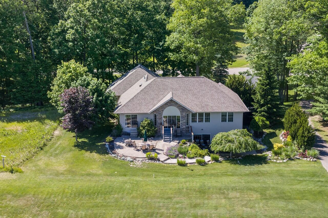 Stonebridge Dr, Stanwood, MI 49346