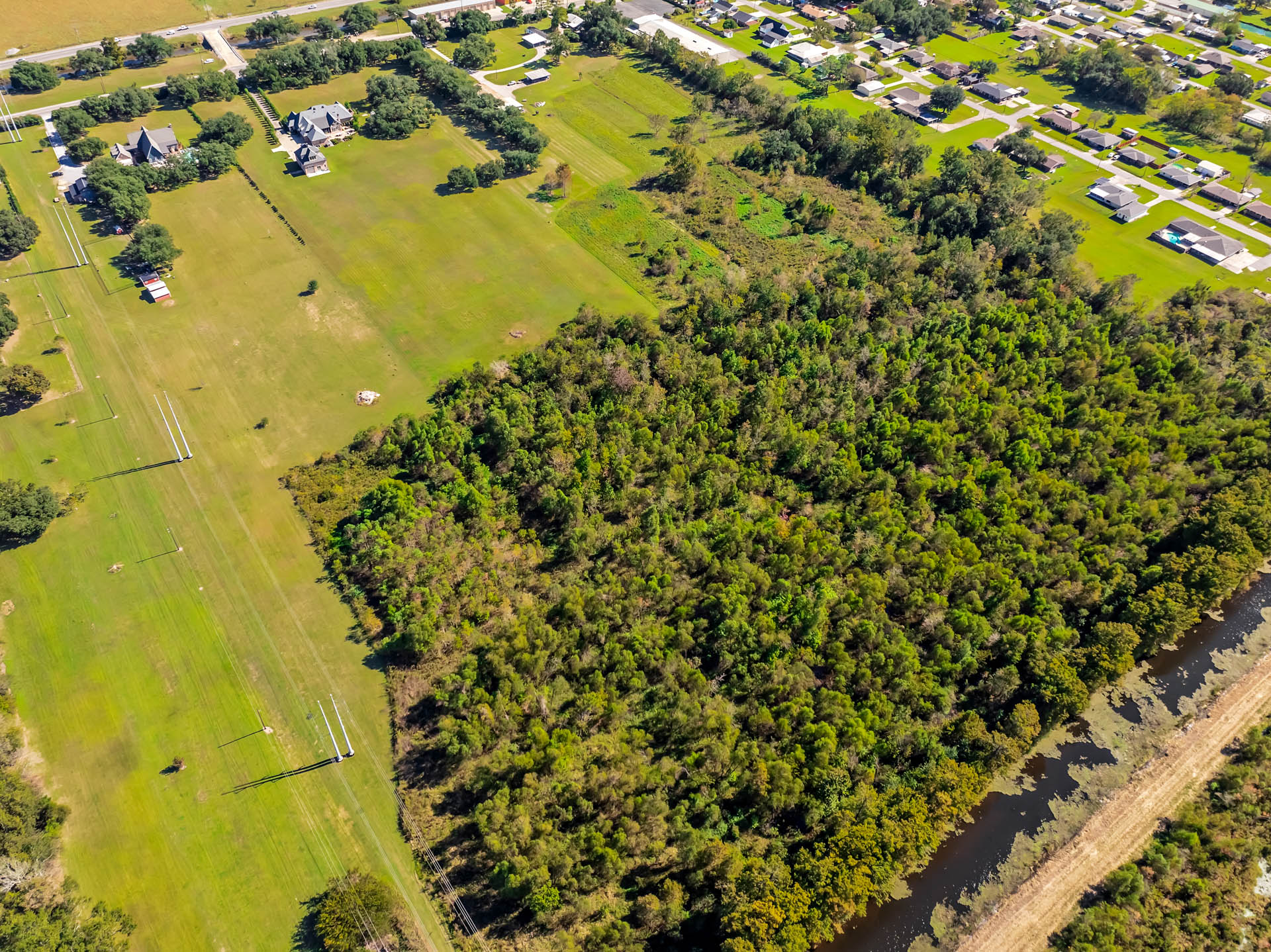 Houma, Louisiana, 70360, United States, 3 Bedrooms Bedrooms, ,4 BathroomsBathrooms,Residential,For Sale,2000974