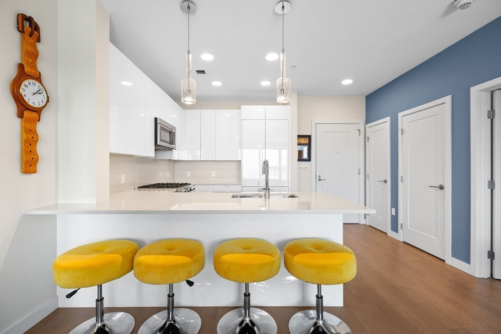 Boston, Massachusetts, 02128, United States, 2 Bedrooms Bedrooms, ,2 BathroomsBathrooms,Residential,For Sale,1780630