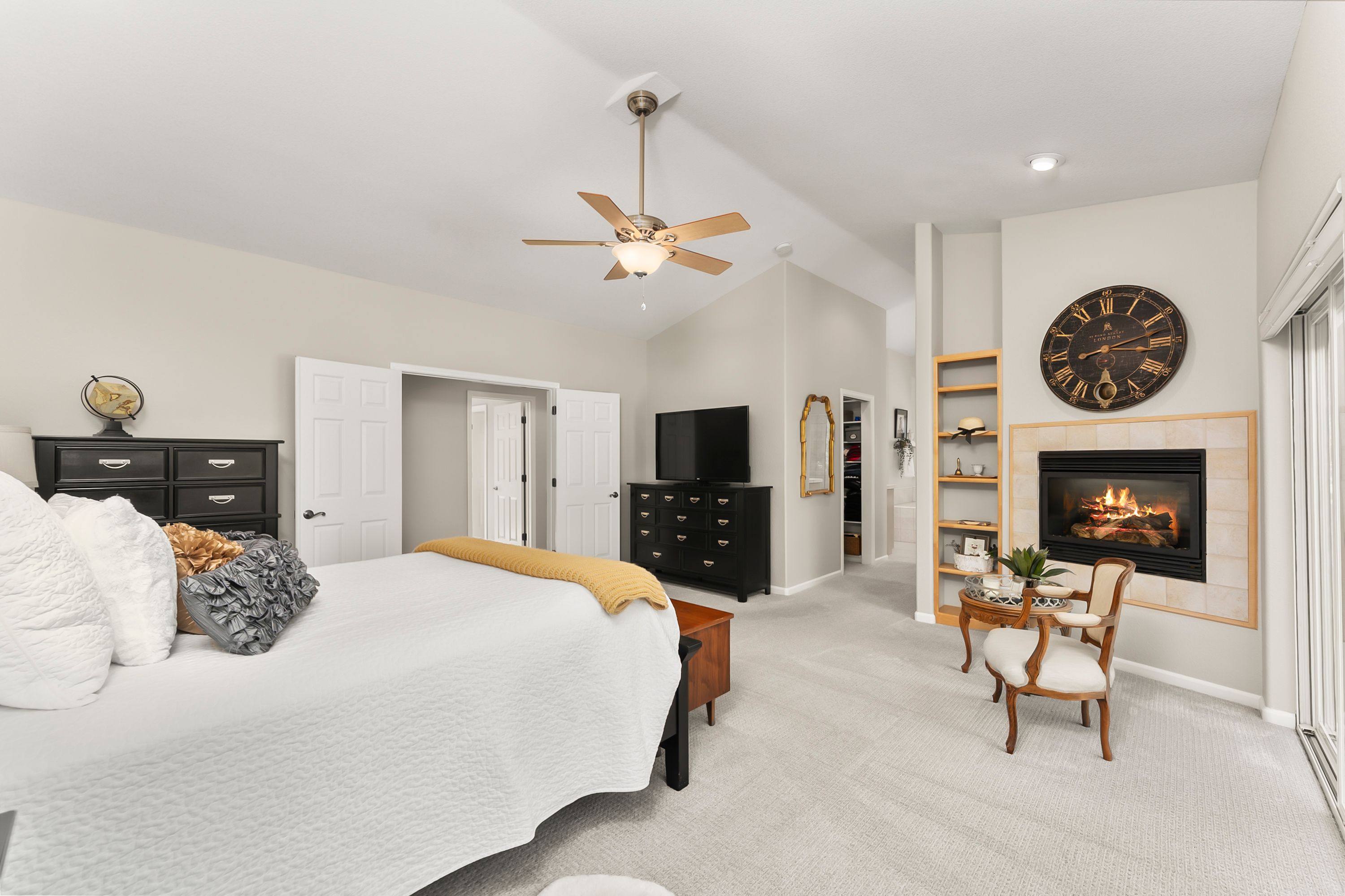  Thoughtfully Designed Living with Income Potential - 物件實景