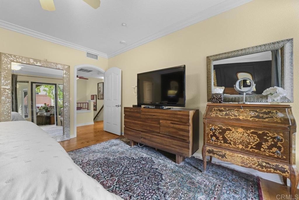 San Diego, California, 92101, United States, 2 Bedrooms Bedrooms, ,3 BathroomsBathrooms,Residential,For Sale,1856536