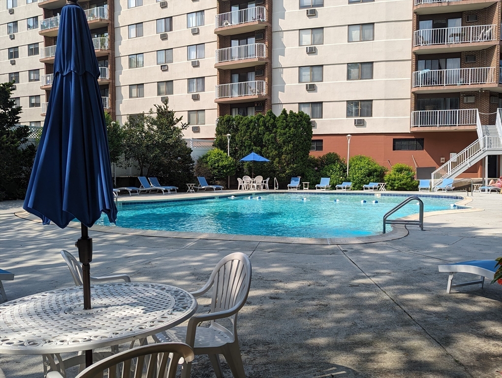 Watertown, Massachusetts, 02472, United States, 2 Bedrooms Bedrooms, ,2 BathroomsBathrooms,Residential,For Sale,1969435