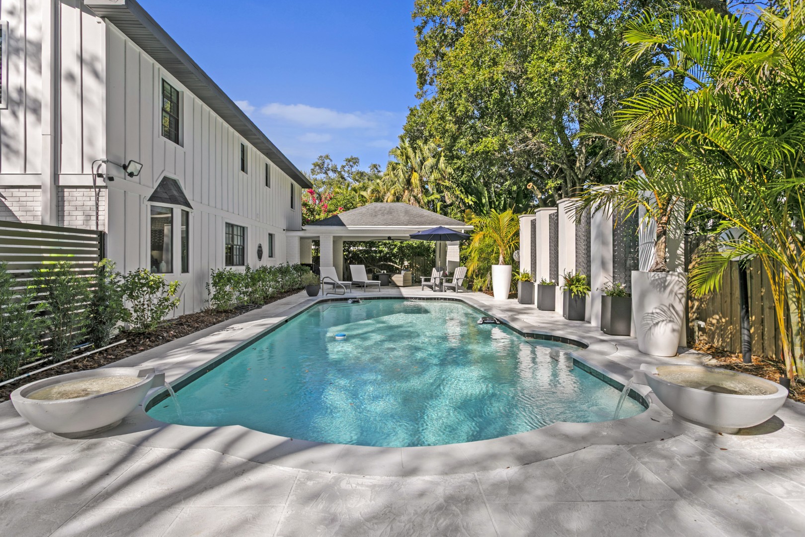 Tampa, Florida, 33629, United States, 4 Bedrooms Bedrooms, ,5 BathroomsBathrooms,Residential,For Sale,2010401