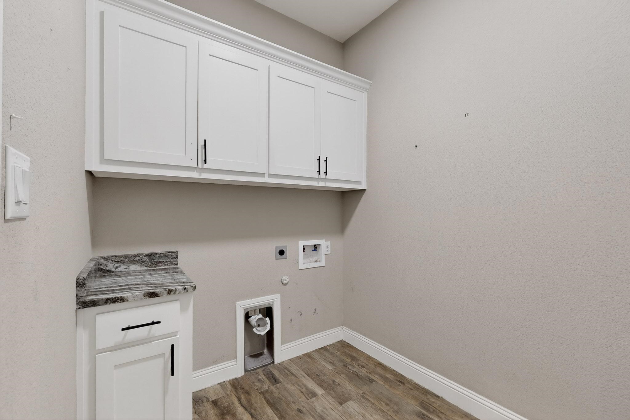 Godley, Texas, 76044, United States, 4 Bedrooms Bedrooms, ,3 BathroomsBathrooms,Residential,For Sale,1956819