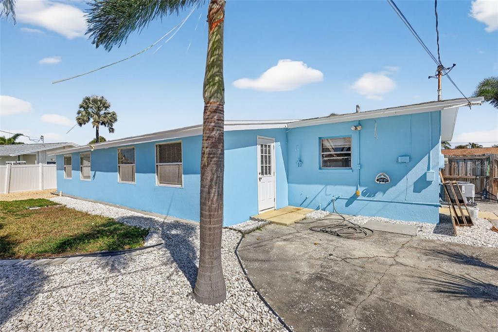 St Petersburg, Florida, 33711, United States, 3 Bedrooms Bedrooms, ,2 BathroomsBathrooms,Residential,For Sale,1989054