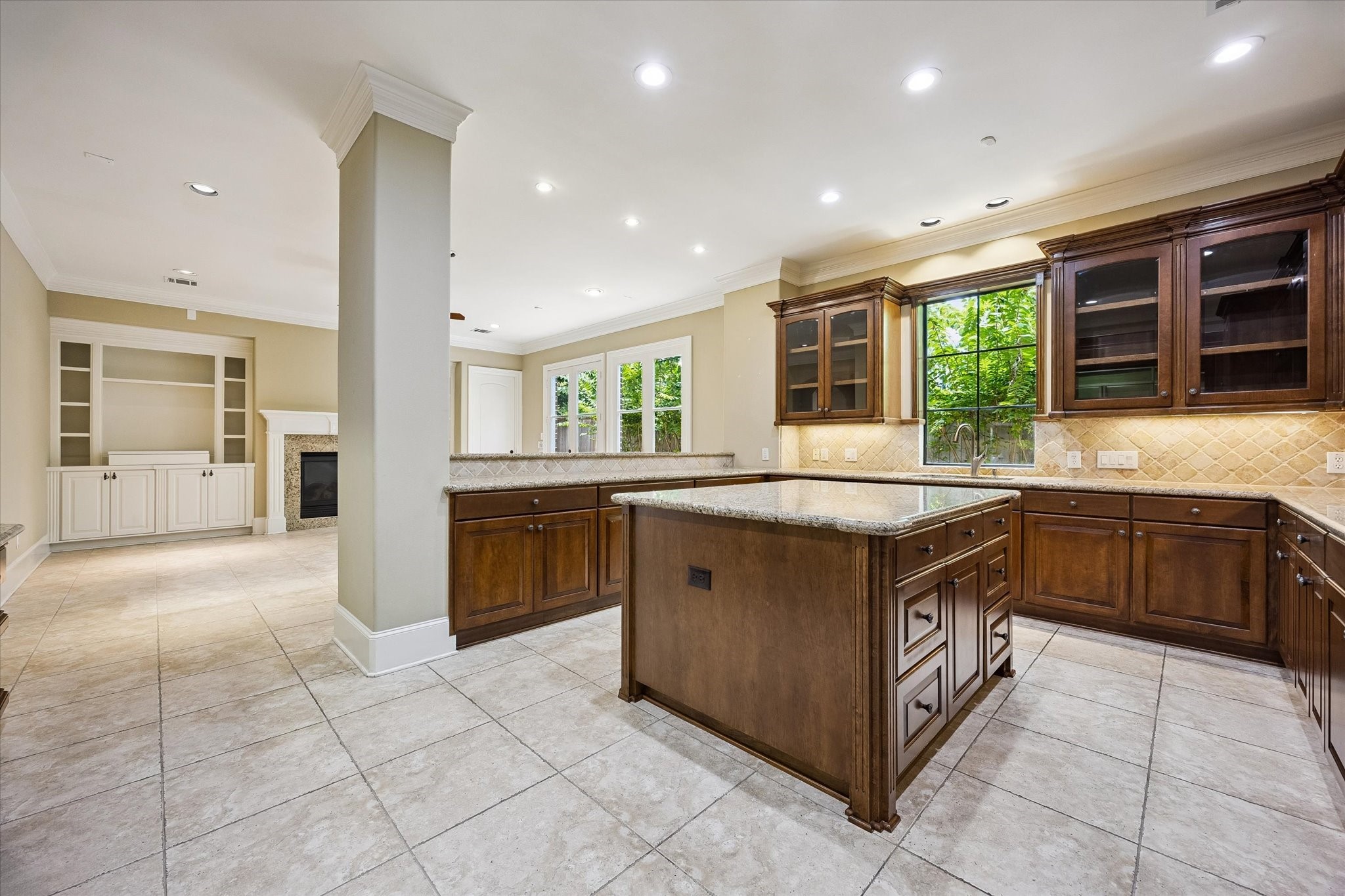  28 Hackberry Lane C - 物件實景