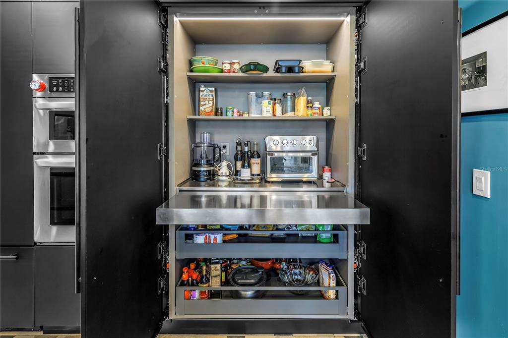 St Petersburg, Florida, 33704, United States, 4 Bedrooms Bedrooms, ,4 BathroomsBathrooms,Residential,For Sale,1991901