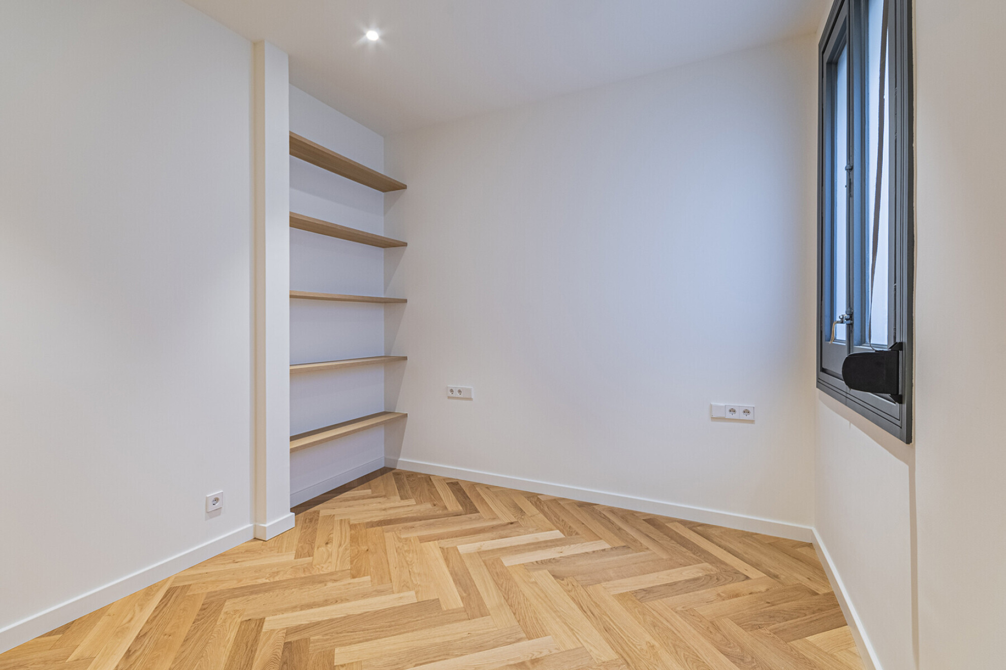  Elegant refurbished apartment of 221 m² in the Quadrat d