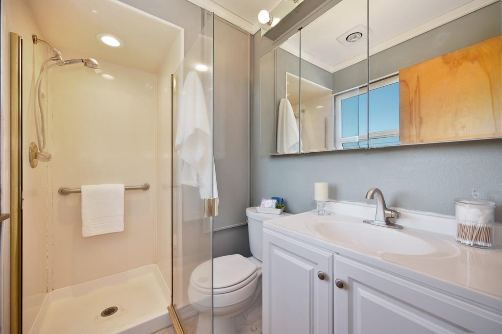 Applegate, California, 95703, United States, 3 Bedrooms Bedrooms, ,3 BathroomsBathrooms,Residential,For Sale,1912050