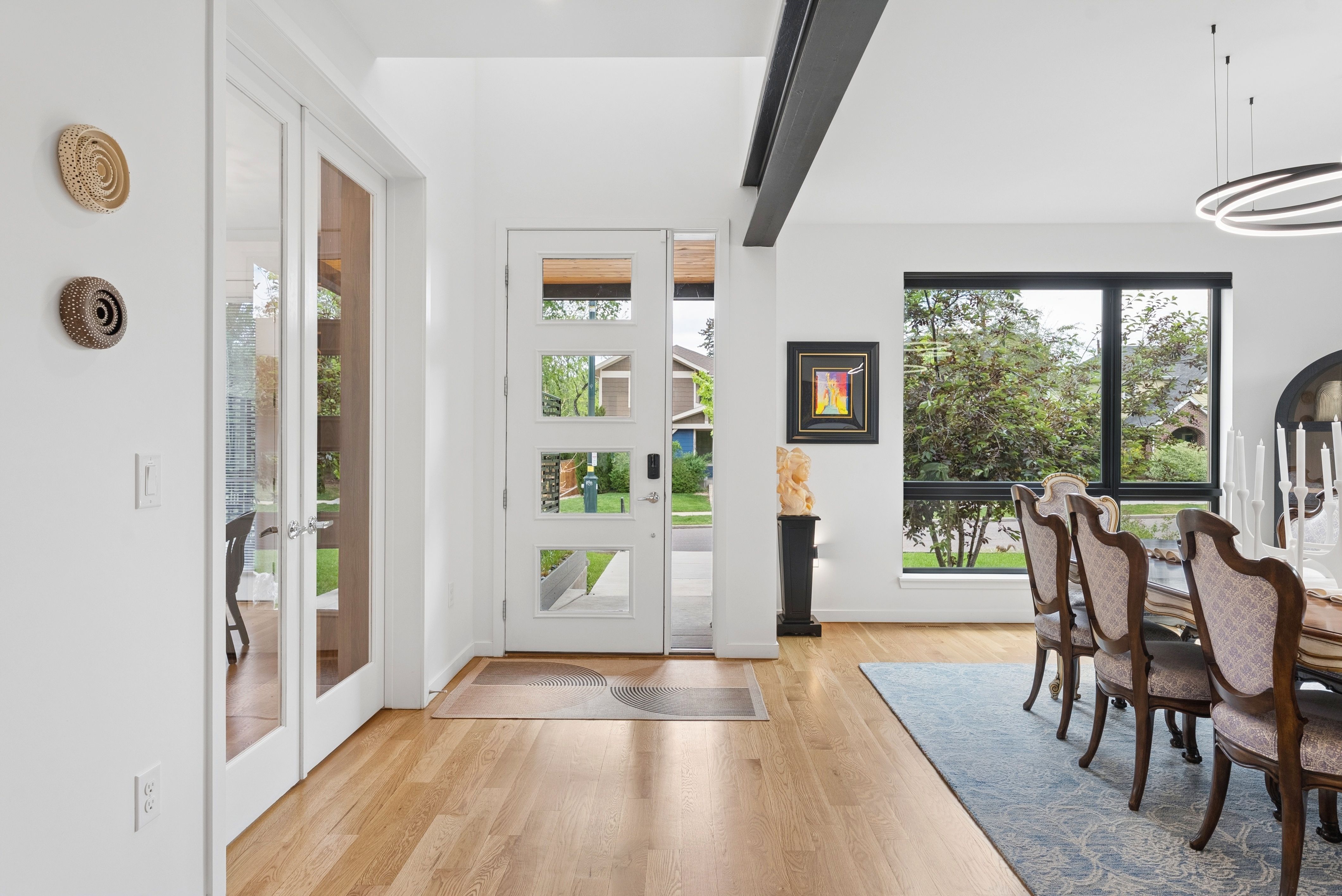  Sleek contemporary home - 物件實景