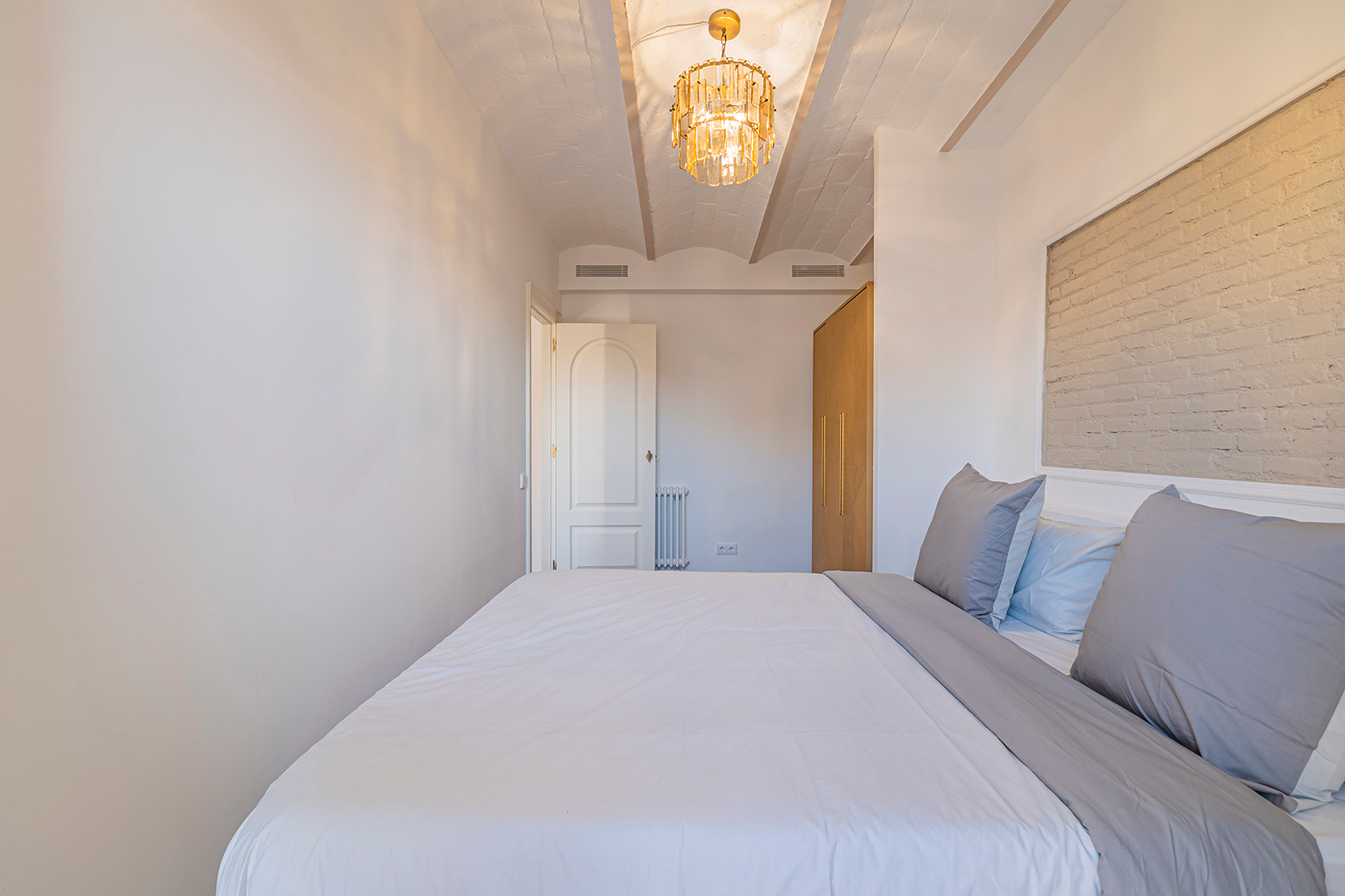  Elegant Three-Bedroom Flat with Terrace Next to Plaça Catalunya - 物件實景