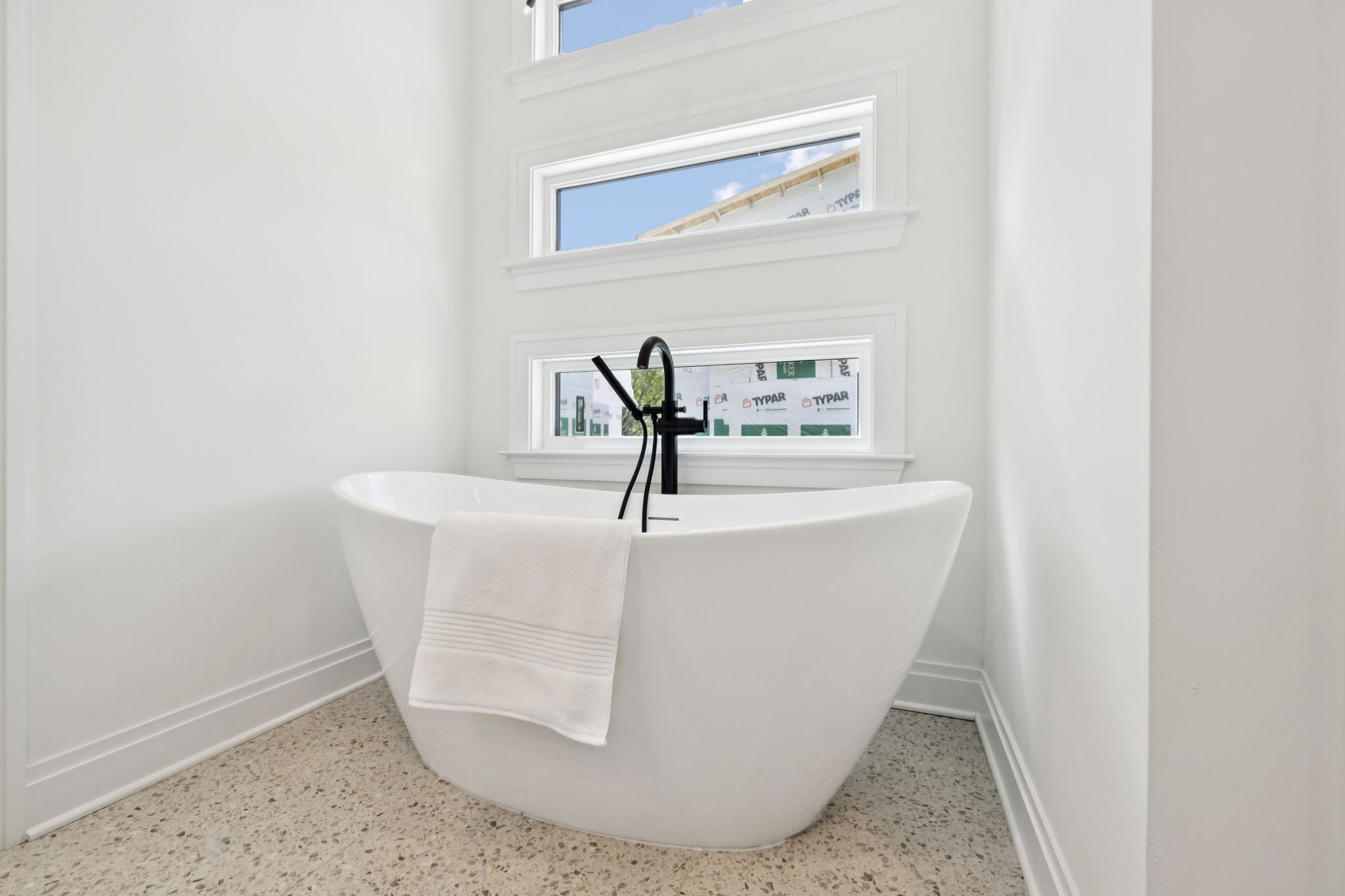 Nashville, Tennessee, 37206, United States, 4 Bedrooms Bedrooms, ,4 BathroomsBathrooms,Residential,For Sale,1918812