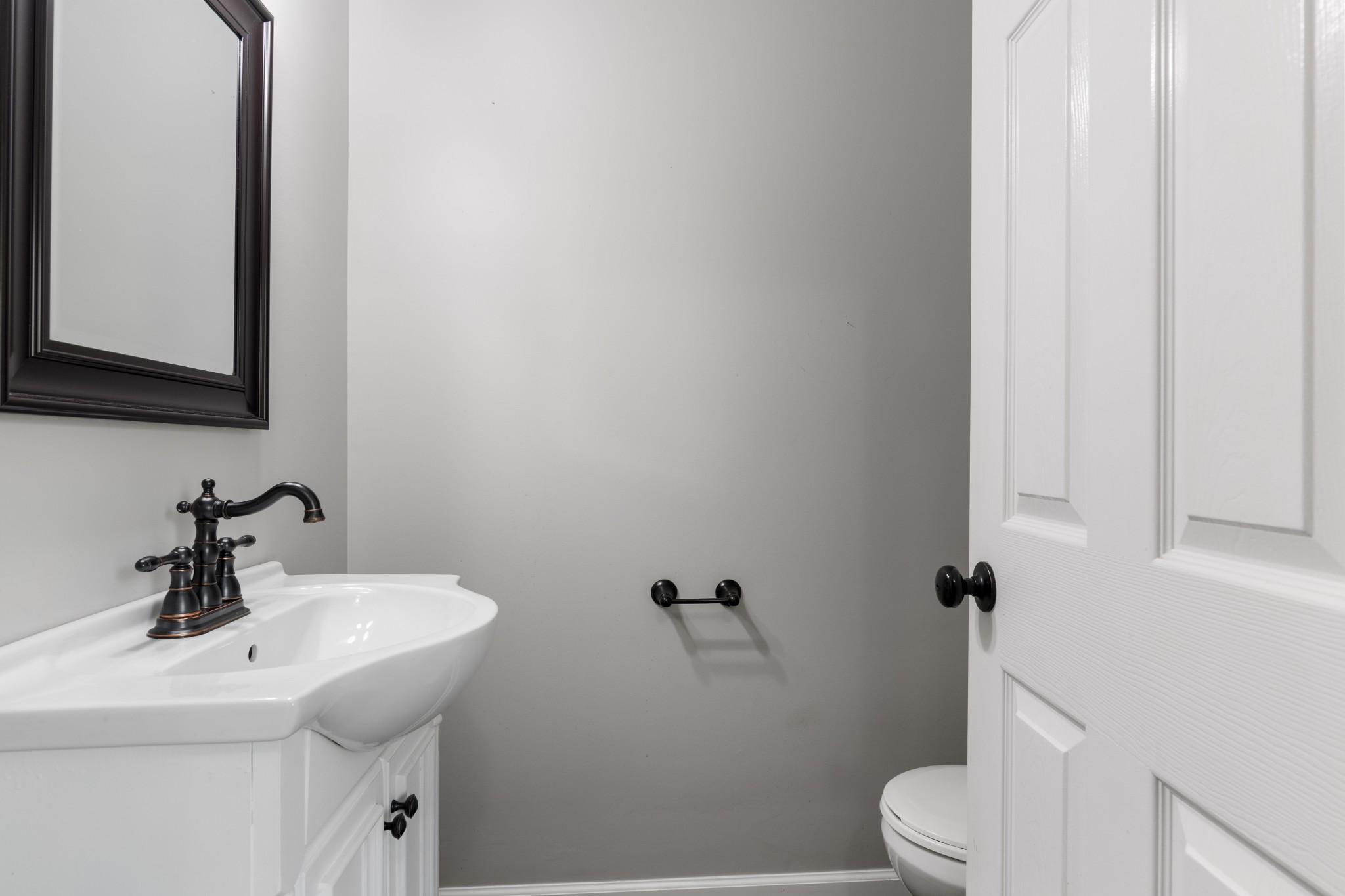 Clarksville, Tennessee, 37043, United States, 3 Bedrooms Bedrooms, ,3 BathroomsBathrooms,Residential,For Sale,1978021