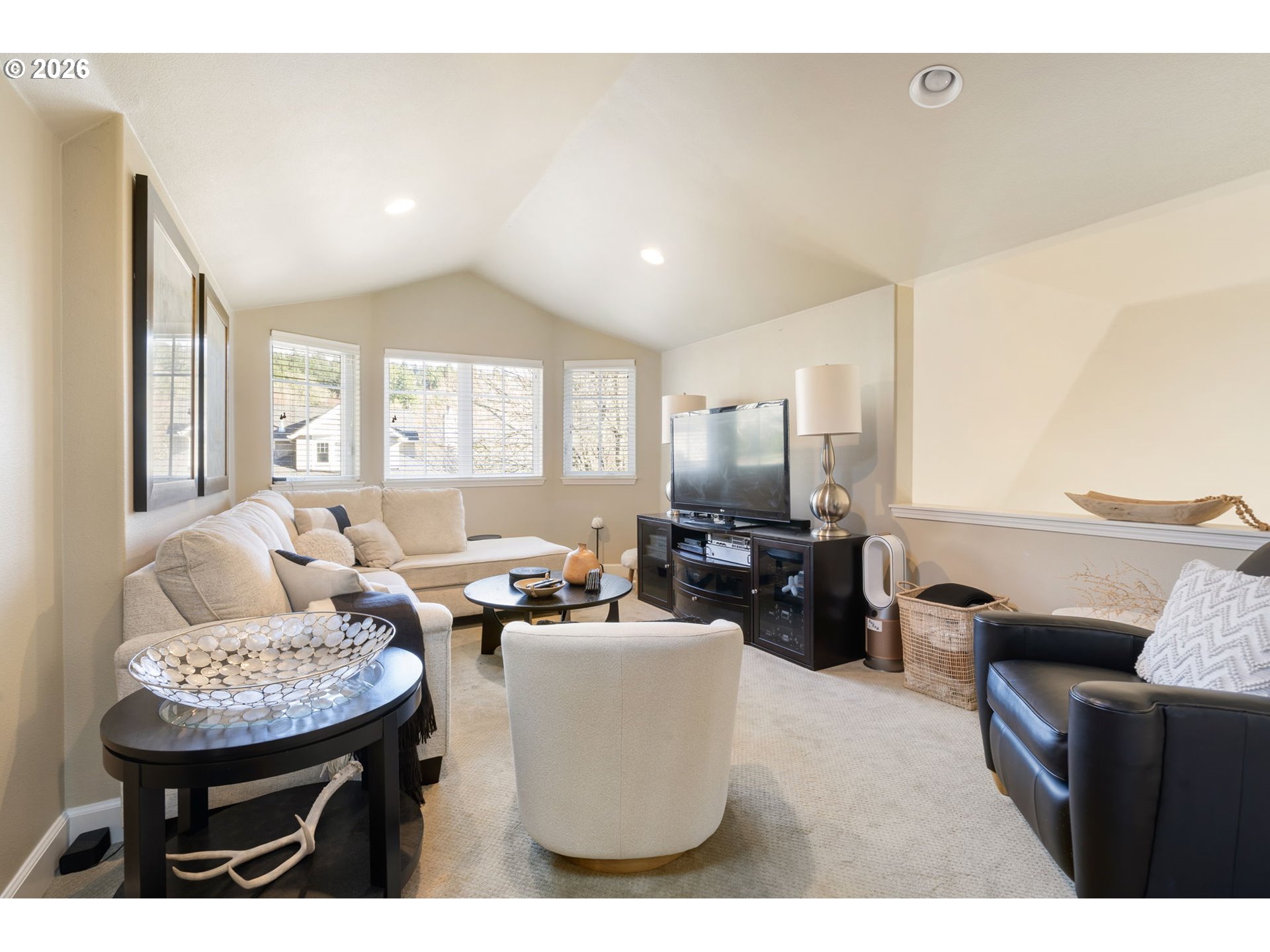 Portland, Oregon, 97229, United States, 2 Bedrooms Bedrooms, ,2 BathroomsBathrooms,Residential,For Sale,2008521