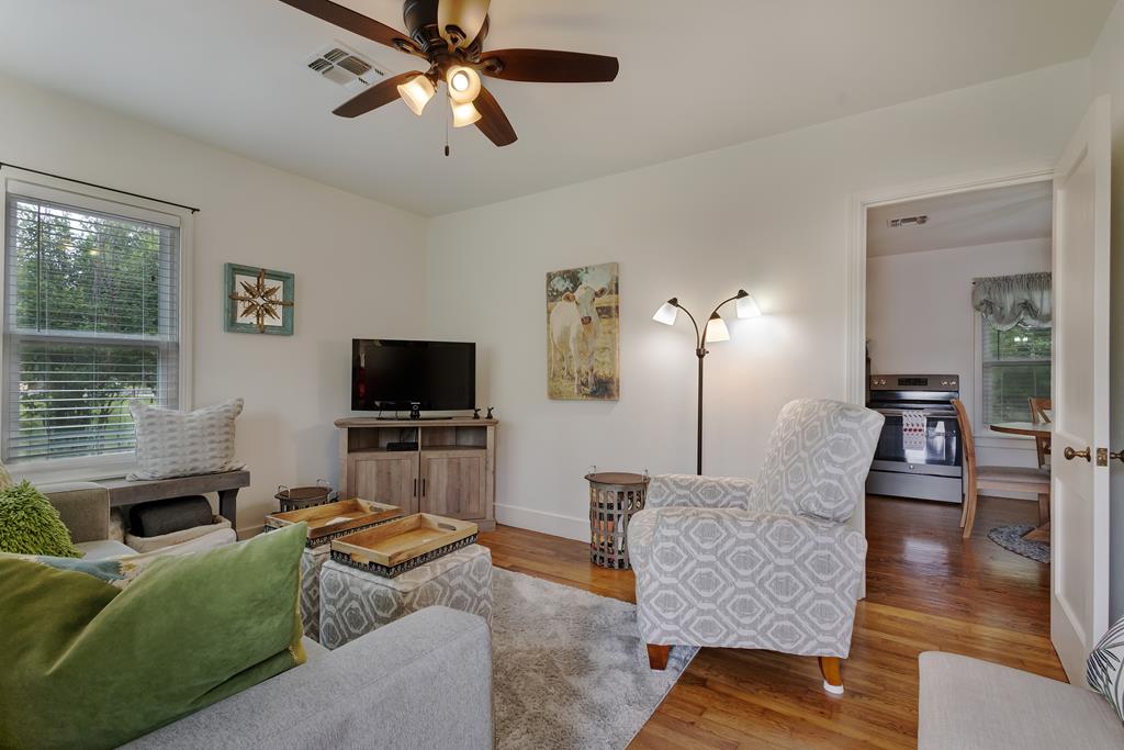 Fredericksburg, Texas, 78624, United States, 1 Bedroom Bedrooms, ,1 BathroomBathrooms,Residential,For Sale,2024250