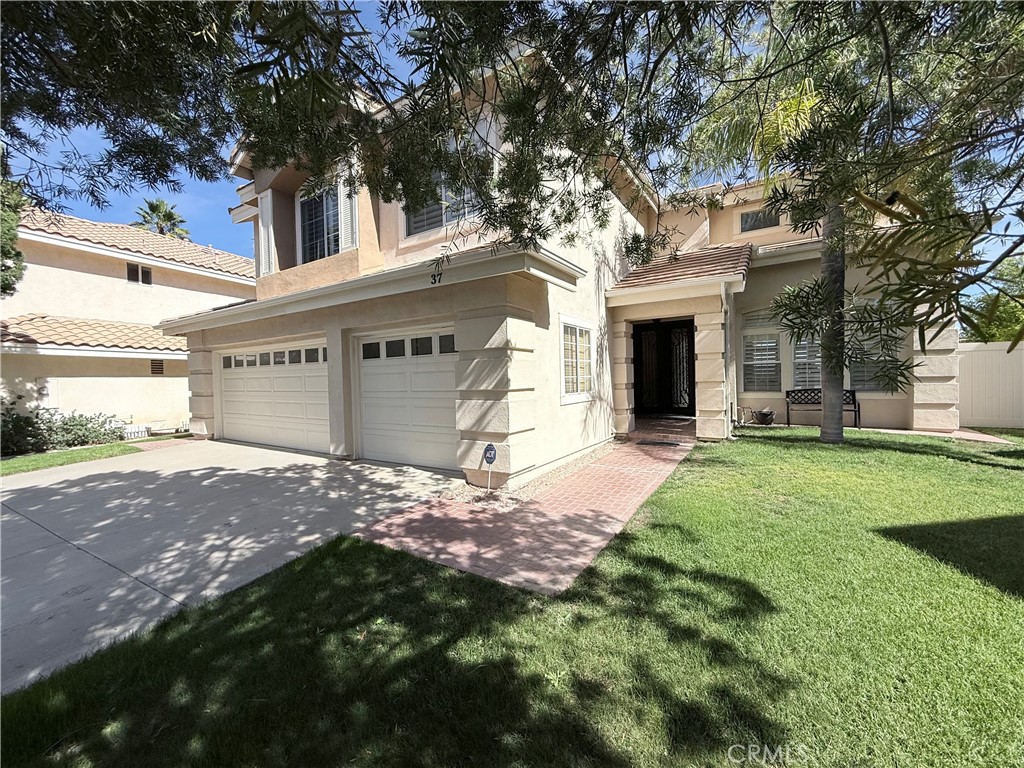 Lake Elsinore, California, 92532, United States, 4 Bedrooms Bedrooms, ,3 BathroomsBathrooms,Residential,For Sale,1988031