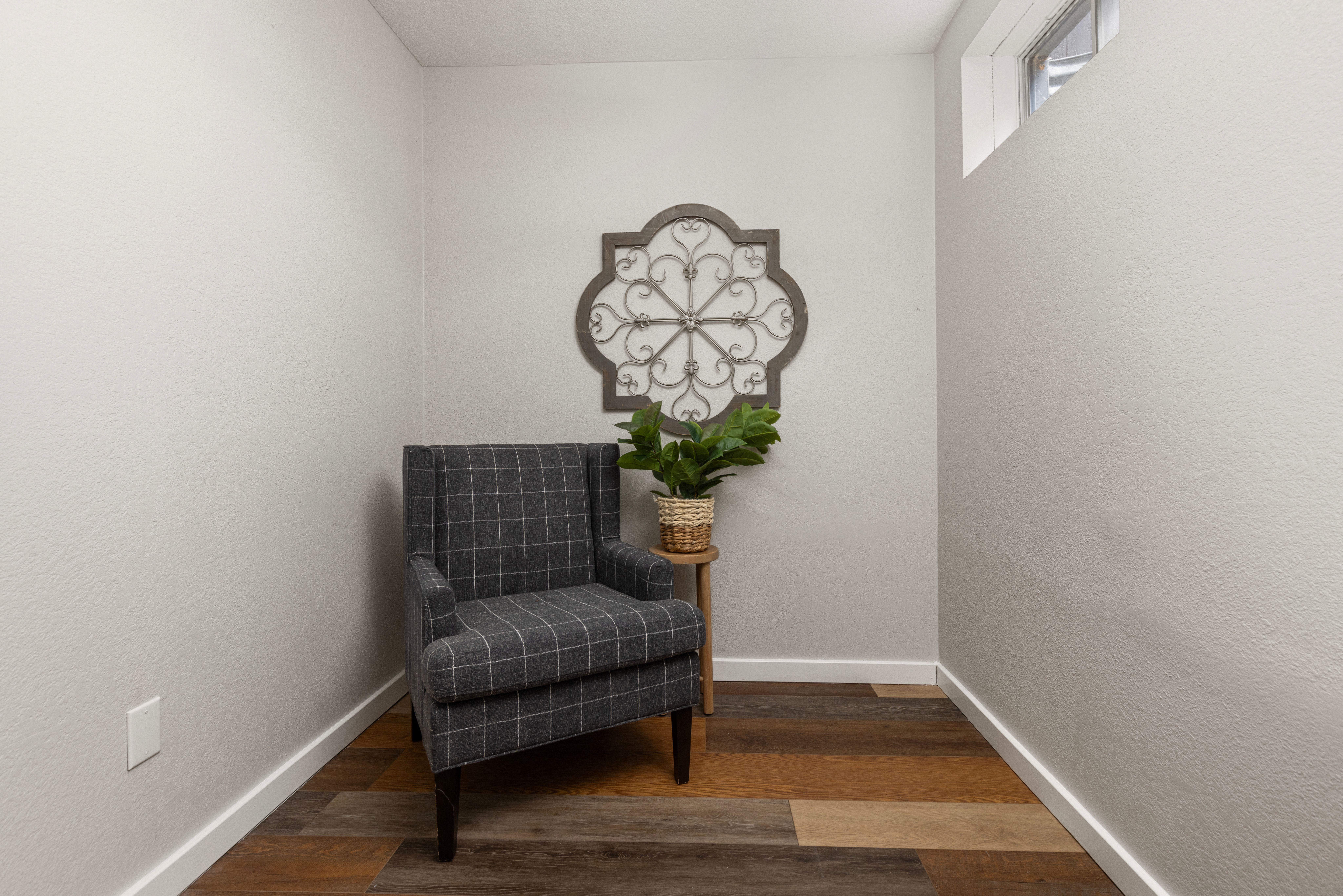  Beautifully Renovated Ranch Home for Multigeneration Living with Two Kitchens - 物件實景