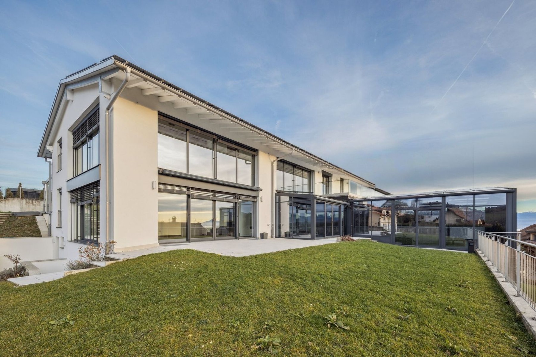  Exceptional 8.5-room villa, lake and Alps views, 9 basement parking spaces - 物件實景