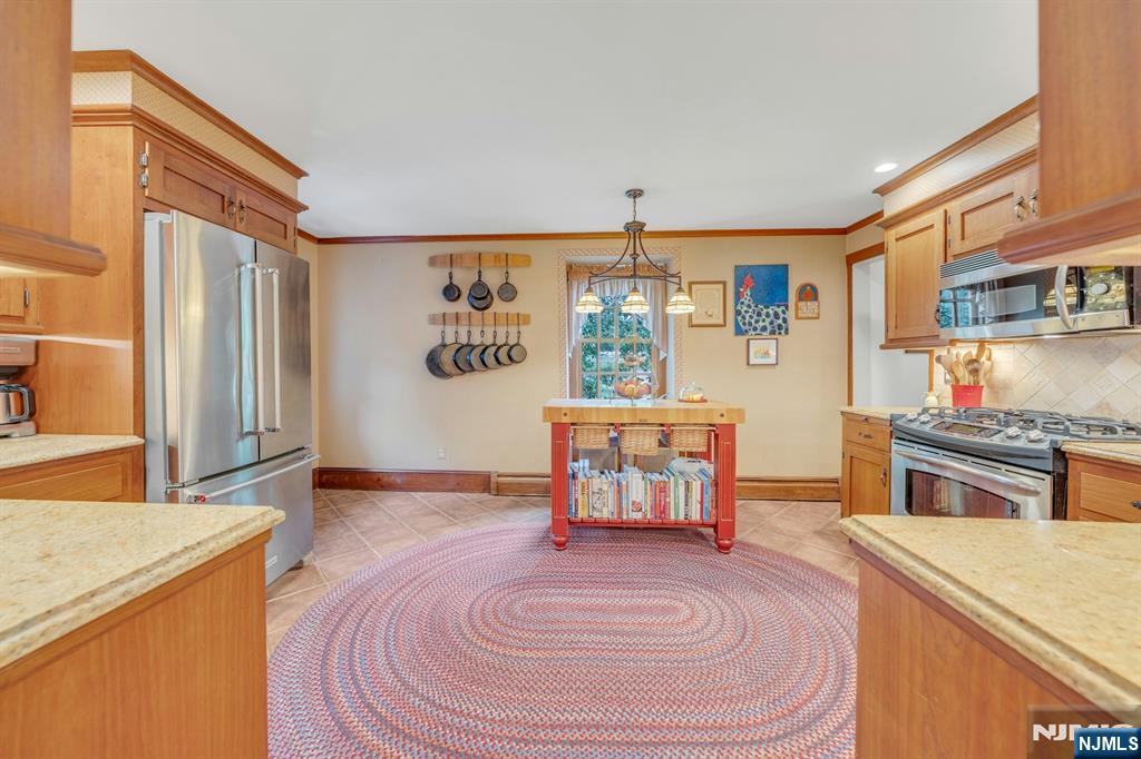 Park Ridge, New Jersey, 07656, United States, 4 Bedrooms Bedrooms, ,3 BathroomsBathrooms,Residential,For Sale,1927365