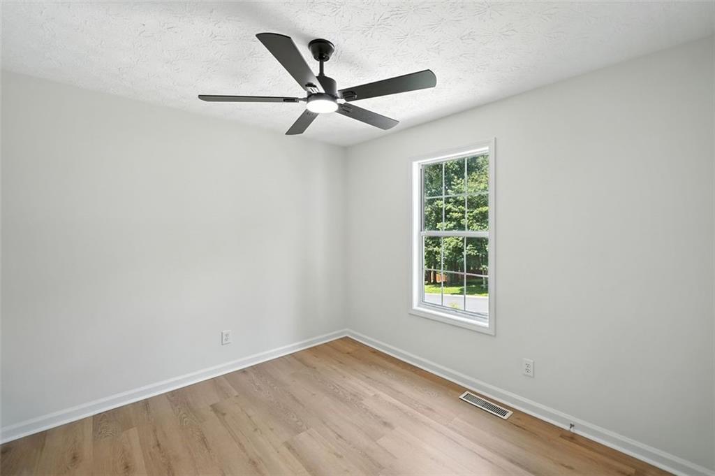 Cumming, Georgia, 30040, United States, 4 Bedrooms Bedrooms, ,3 BathroomsBathrooms,Residential,For Sale,1925510