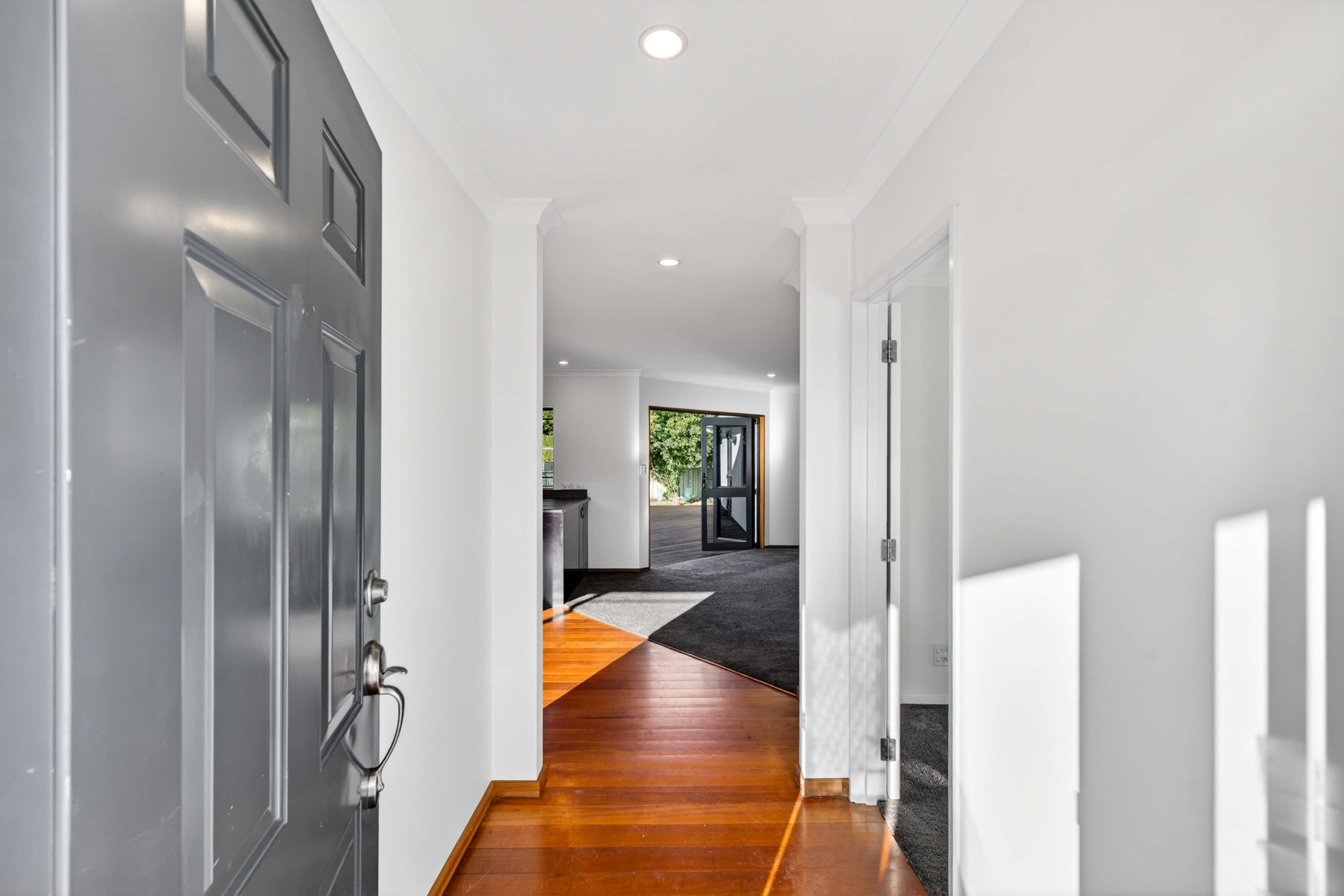  Expansive Family Home in Quiet Cul-de-sac - 物件實景