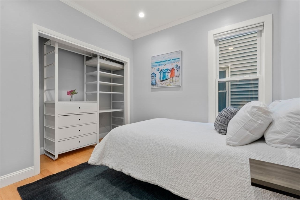 Cambridge, Massachusetts, 02139, United States, 5 Bedrooms Bedrooms, ,3 BathroomsBathrooms,Residential,For Sale,1939167