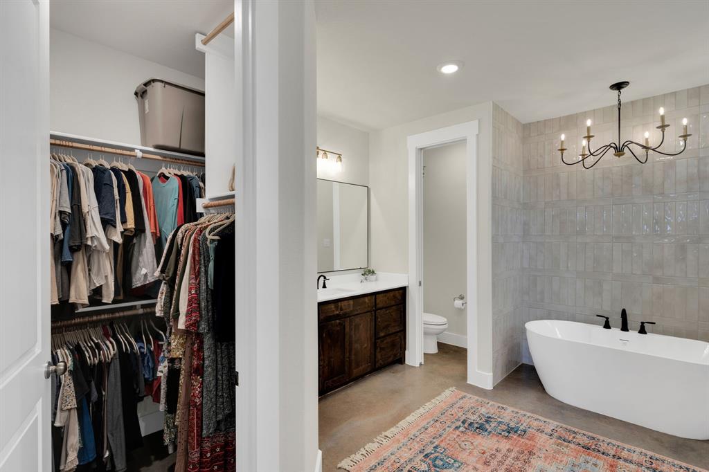 Waxahachie, Texas, 75167, United States, 4 Bedrooms Bedrooms, ,2 BathroomsBathrooms,Residential,For Sale,1975202