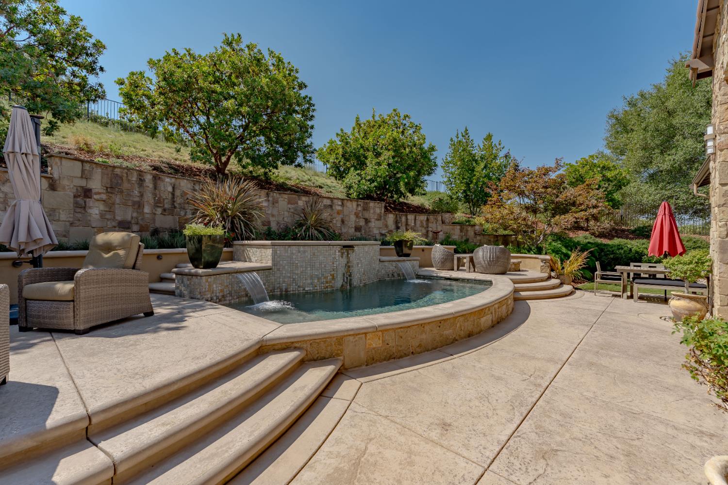 Loomis, California, 95650, United States, 4 Bedrooms Bedrooms, ,5 BathroomsBathrooms,Residential,For Sale,1939429