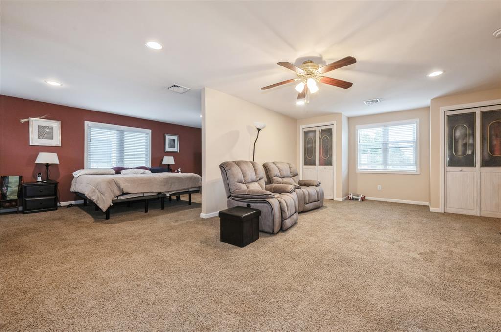 Hicksville, New York, 11801, United States, 4 Bedrooms Bedrooms, ,3 BathroomsBathrooms,Residential,For Sale,1835516