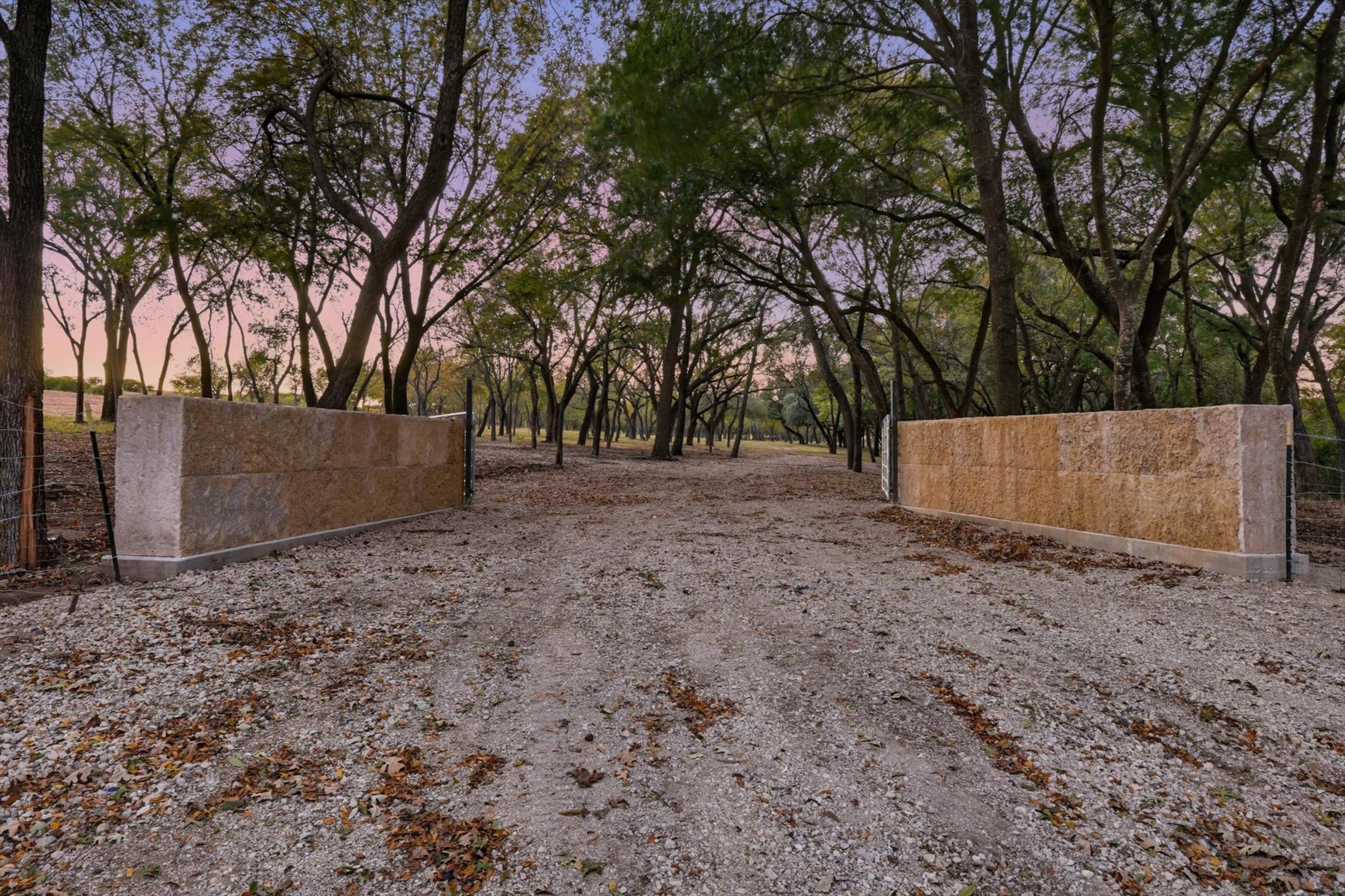 20 Acre Ranchette near luxury golf community in prestigious Aledo ISD - 物件實景
