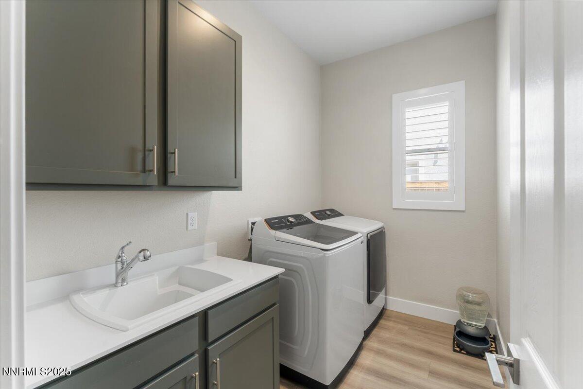 Sparks, Nevada, 89436, United States, 3 Bedrooms Bedrooms, ,3 BathroomsBathrooms,Residential,For Sale,1942238