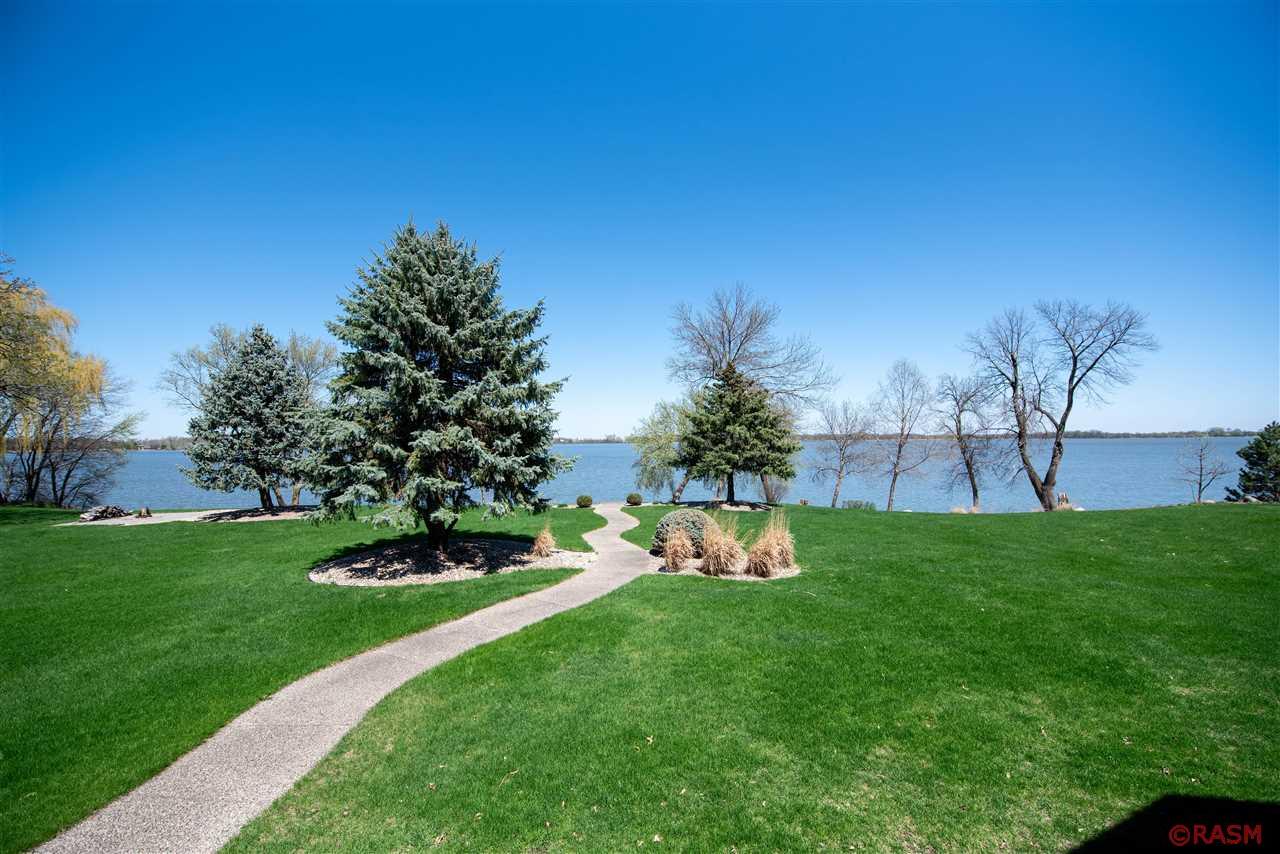 Lake Crystal, Minnesota, 56055, United States, 4 Bedrooms Bedrooms, ,3 BathroomsBathrooms,Residential,For Sale,1798331