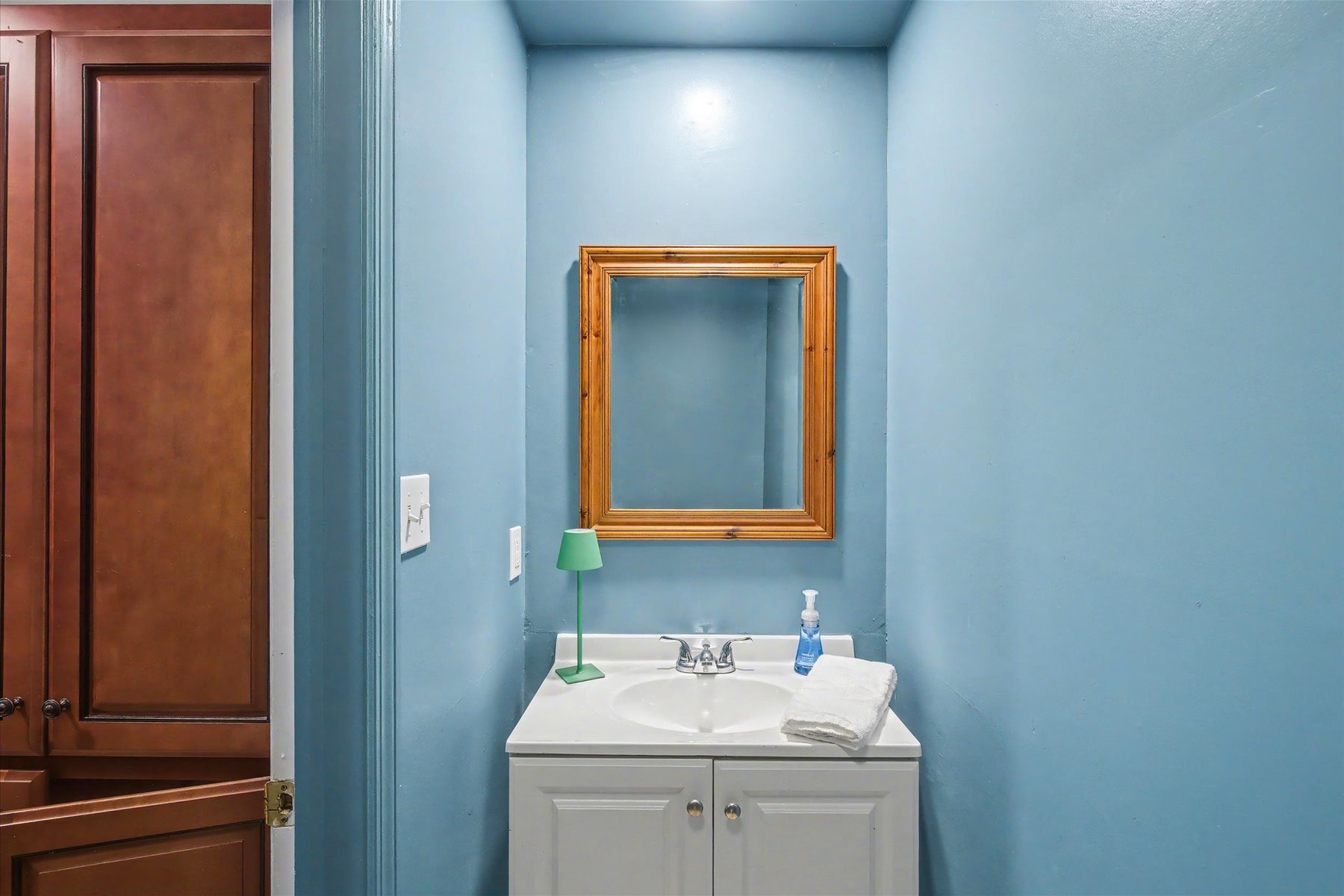  Lovely Updated Cottage in The Landings Gated Community - 物件實景