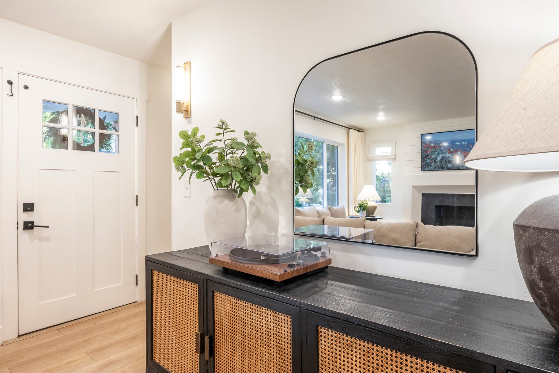  Remodeled Rambler with Outside Basement Entrance - 物件實景