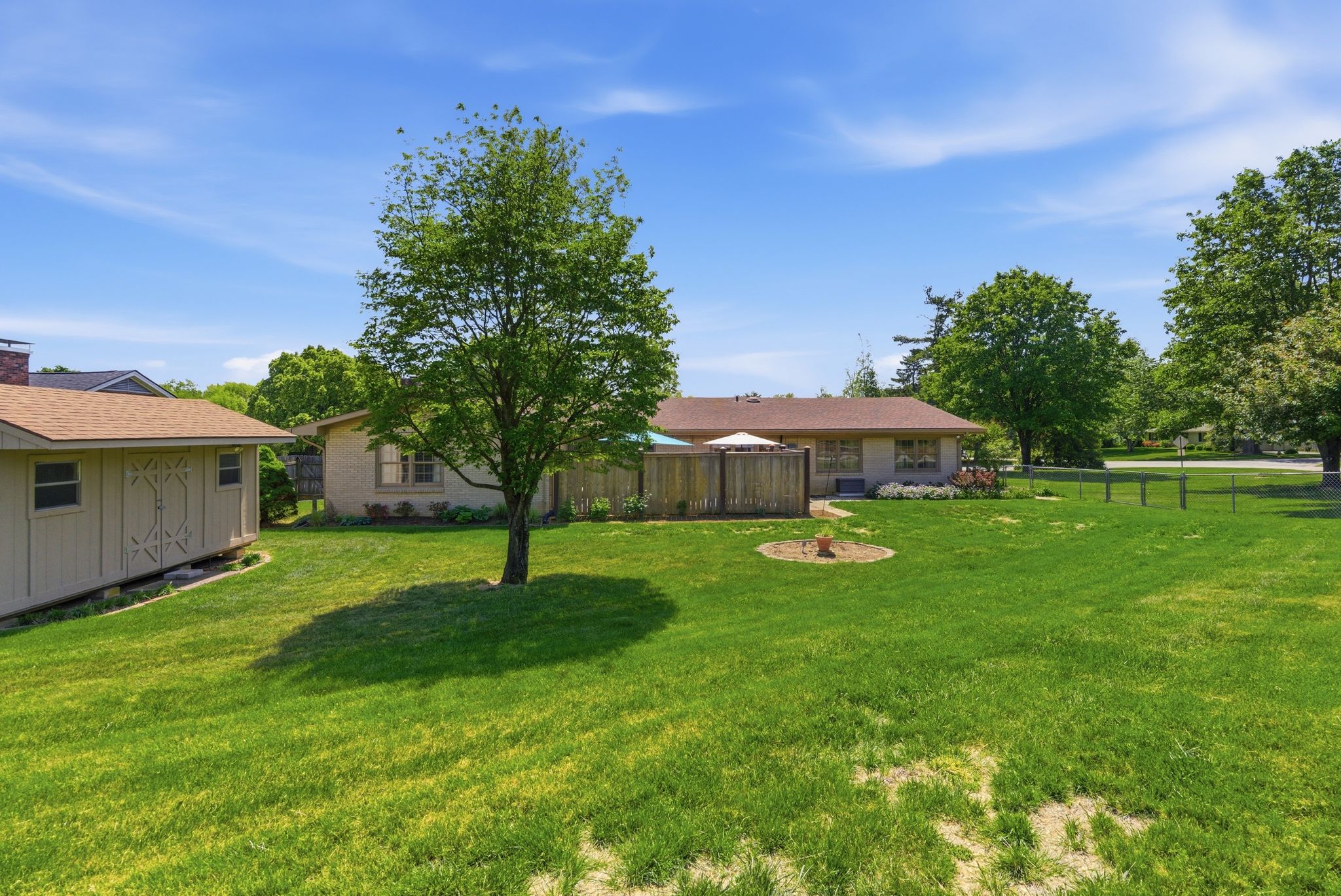  697 Cindy Blair Way - 物件實景