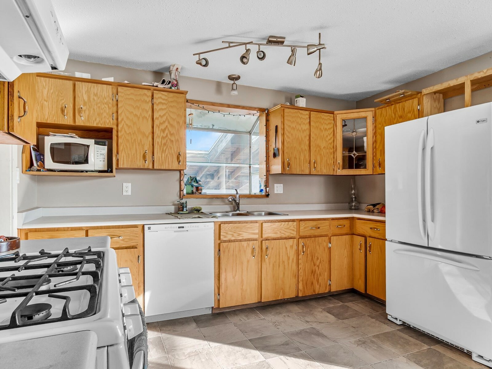 ABBOTSFORD, British Columbia, V2S 8C1, CA, 2 Bedrooms Bedrooms, ,1 BathroomBathrooms,Residential,For Sale,1837124