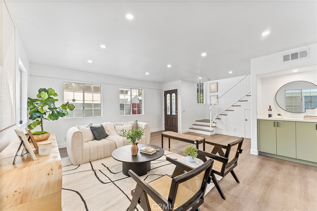 Pasadena, California, 91106, United States, 3 Bedrooms Bedrooms, ,2 BathroomsBathrooms,Residential,For Sale,1976384