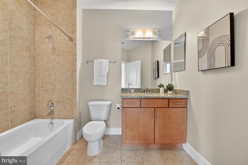 Arlington, Virginia, 22201, United States, 2 Bedrooms Bedrooms, ,2 BathroomsBathrooms,Residential,For Sale,1927773