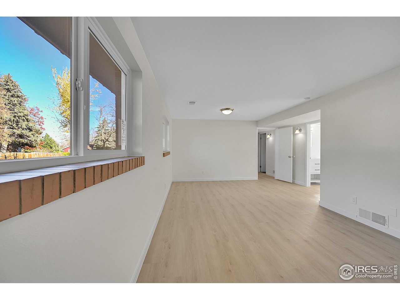 Boulder, Colorado, 80305, United States, 4 Bedrooms Bedrooms, ,2 BathroomsBathrooms,Residential,For Sale,1989611