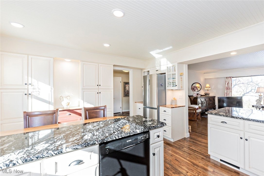 Brecksville, Ohio, 44141, United States, 5 Bedrooms Bedrooms, ,5 BathroomsBathrooms,Residential,For Sale,1979228