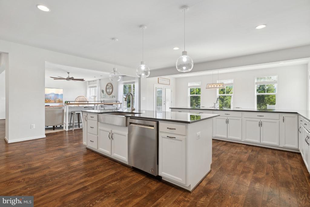 Leesburg, Virginia, 20176, United States, 7 Bedrooms Bedrooms, ,7 BathroomsBathrooms,Residential,For Sale,1941284