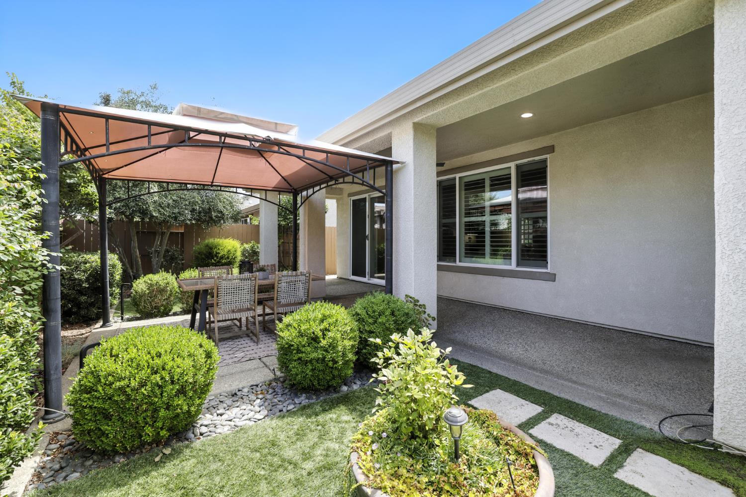 Elk Grove, California, 95757, United States, 2 Bedrooms Bedrooms, ,2 BathroomsBathrooms,Residential,For Sale,1901931