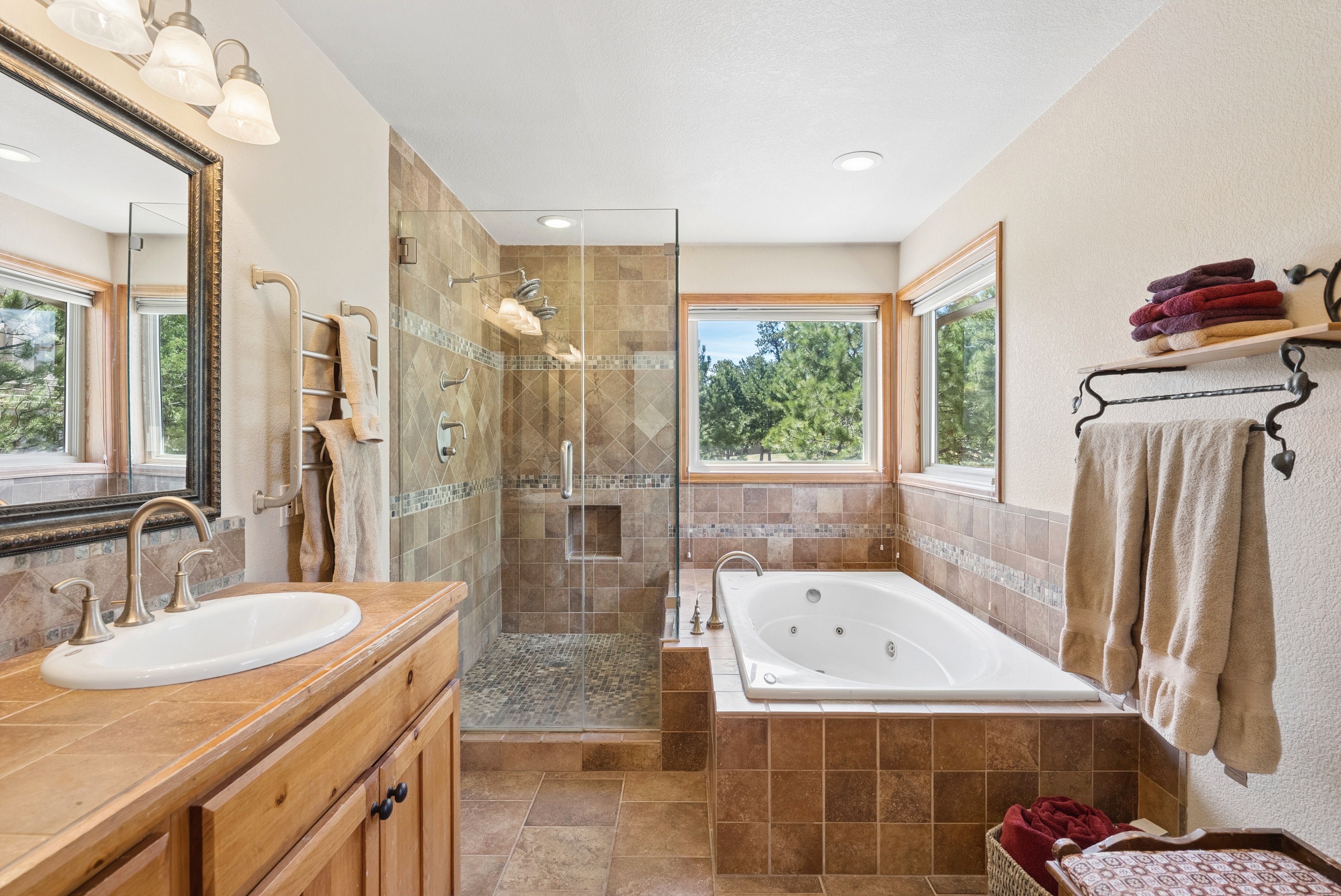  Comfort, Versatility & Evergreen Living - 物件實景