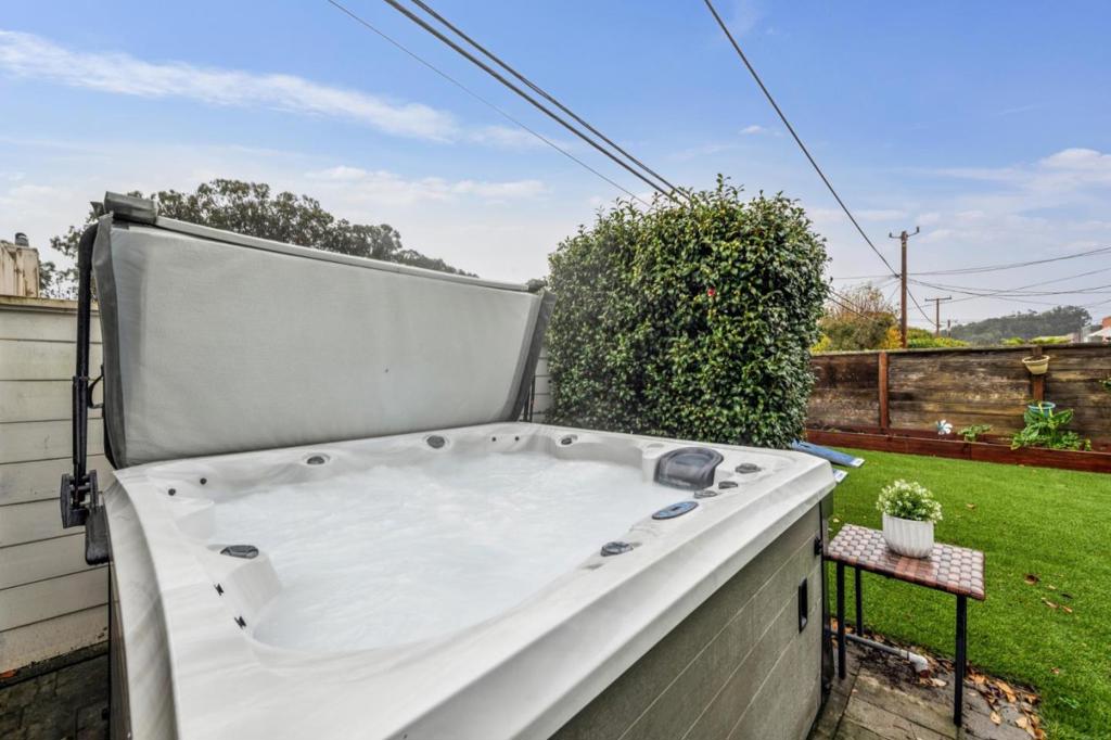 San Francisco, California, 94132, United States, 4 Bedrooms Bedrooms, ,3 BathroomsBathrooms,Residential,For Sale,2005595